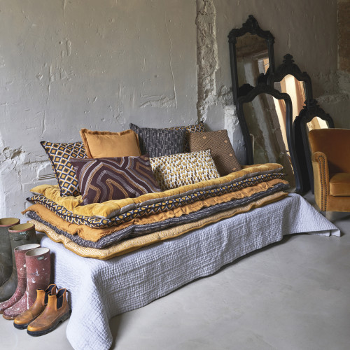 ISSA Caramel Cushion